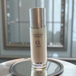 Dior Capture Totale Le Serum - NWOB 2.5 oz retails $258.00 cosmetics defects